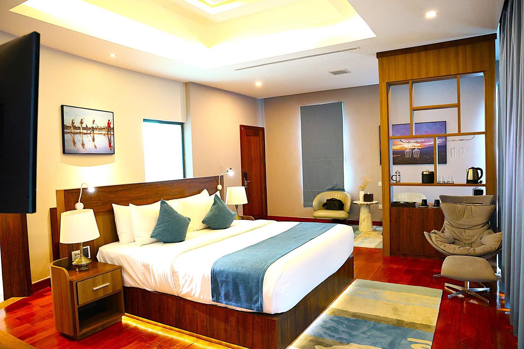 Castle Bayview Resort & Spa Kampot Kültér fotó